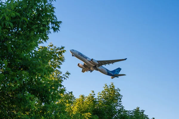 Beyaz Vintage Airplane. Ulaşım. Havacılık. Havacılık