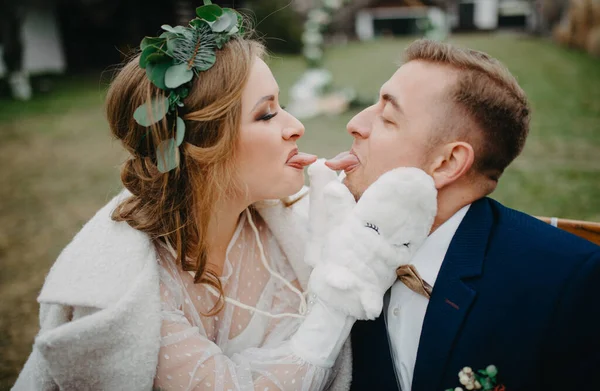Newlyweds Have Fun Frolic Show Each Other Tongue Closeup — Stock Photo, Image