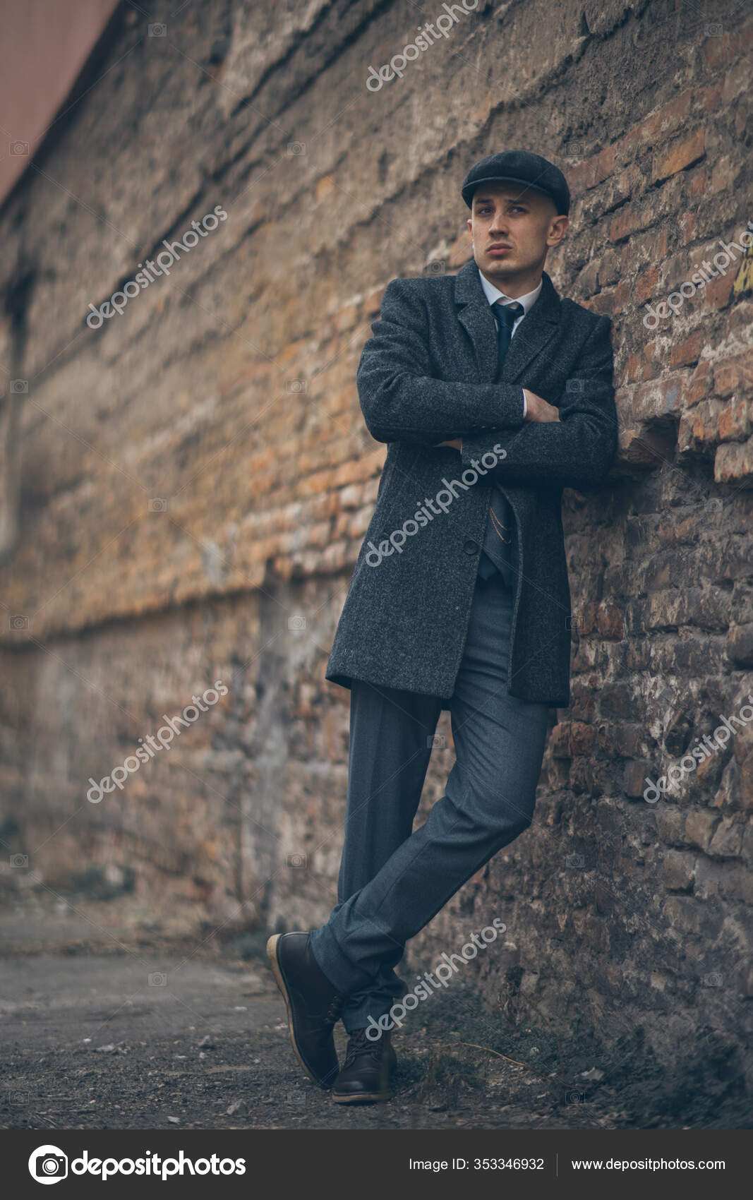 Man Posing Image English Retro Gangster 1920S Dressed Peaky