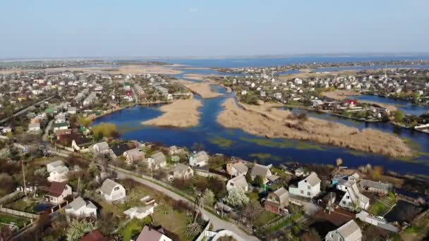 Ufuk Çizgisinde Köy Sokaklar Yollar Adalar Nehir Deltası Kuşbakışı Görülüyor — Stok video