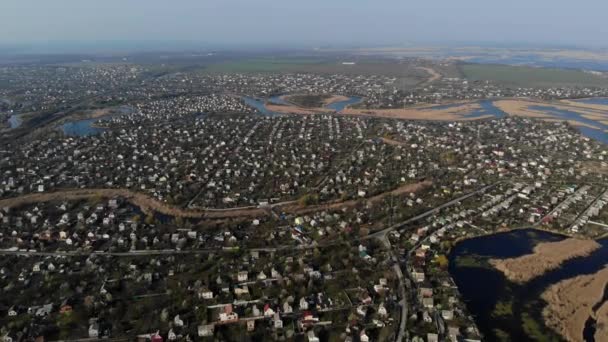 Vista Pájaro Pueblo Calles Carreteras Islas Delta Del Río Horizonte — Vídeo de stock