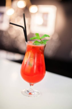 Bardaki kokteyller nefis.