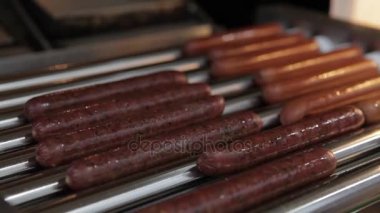 Kızarmış sosis ızgara, açık havada, Barbekü, mutfak baharat ile
