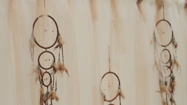 Decoração de Arco de casamento. Arco de casamento decorado em estilo boho — Vídeo de Stock