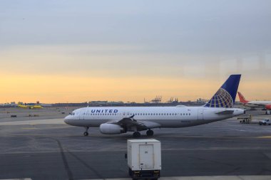 (Esenboğa e-sinav merkezi) insanlara Esenboğa sonra e-yds (elektronik Yabancı Dil Sınavı) Ankara, Türkiye'de elektronik sınav merkezi