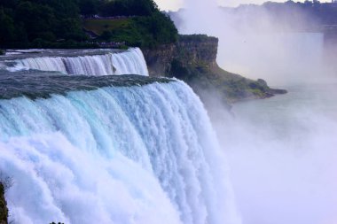 Niagara falls bizden yan 