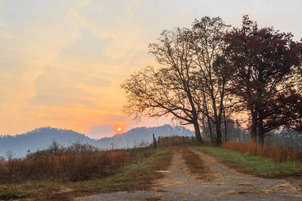 Robbinsville, Nc yakın kırsal alanda gündoğumu — Stok fotoğraf