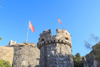 Bodrum Kalesi giriş kuleleri