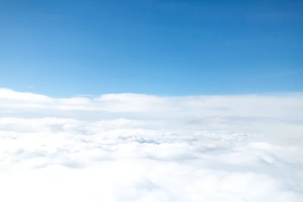 Nubes en el fondo del cielo —  Fotos de Stock