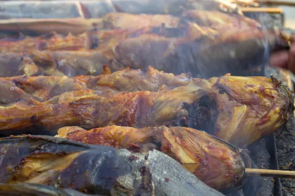 Thailand street food pește grătar, fast food, ieftine — Fotografie, imagine de stoc