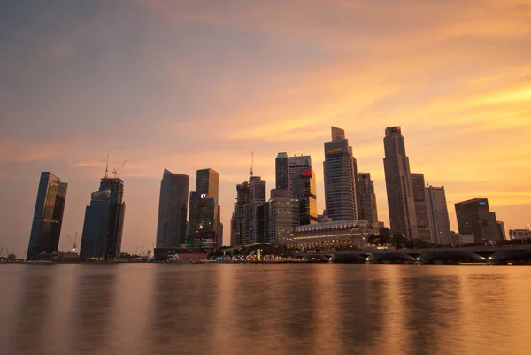 Singapore skyline naplementekor — Stock Fotó