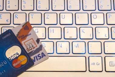  kredi kartları, vize paywawe ve Mastercard closeup yığını