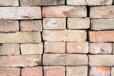 yığılmış eski kırmızı tuğla