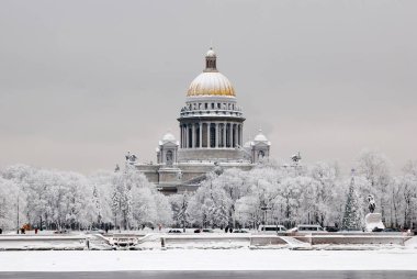 Saint Isaac's Katedrali, St. Petersburg kışın. Rusya.