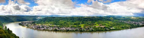 Panorama z městské krajině na řece Rýn — Stock fotografie