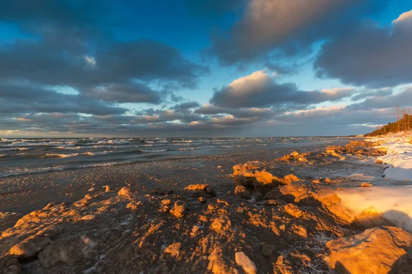 Huron Gölü kıyısındaki Aralık - Ontario, Kanada — Stok fotoğraf