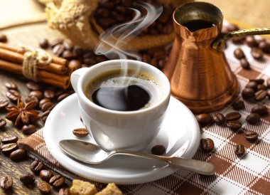 Eski arka plan üzerinde siyah kahve