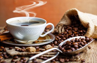 Eski arka plan üzerinde siyah kahve