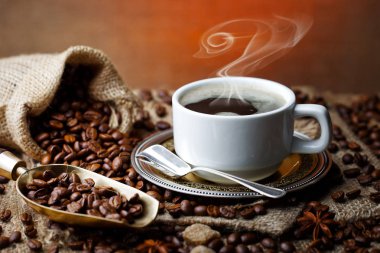 Eski arka plan üzerinde siyah kahve