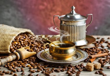 Eski arka plan üzerinde siyah kahve