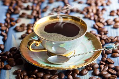 Eski arka plan üzerinde siyah kahve