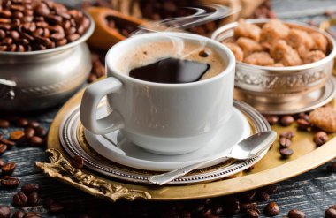 Eski arka plan üzerinde siyah kahve