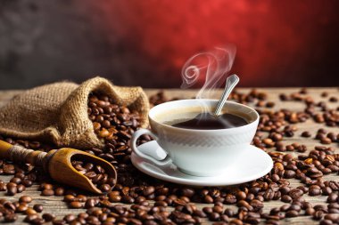 Eski arka plan üzerinde siyah kahve