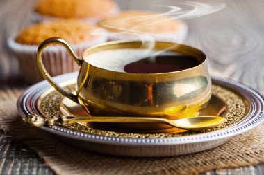 Eski arka plan üzerinde siyah kahve