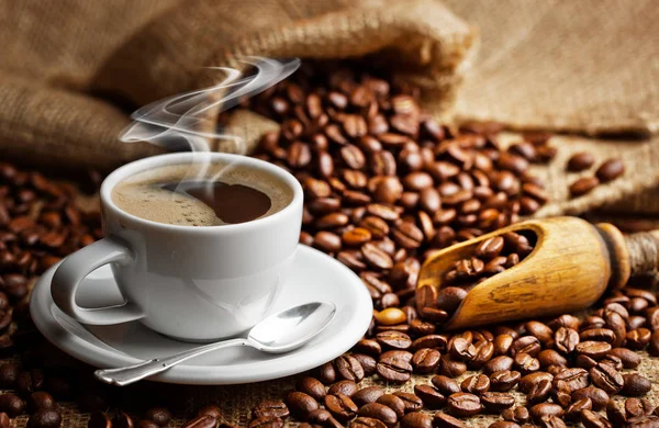 Eski arka plan üzerinde siyah kahve