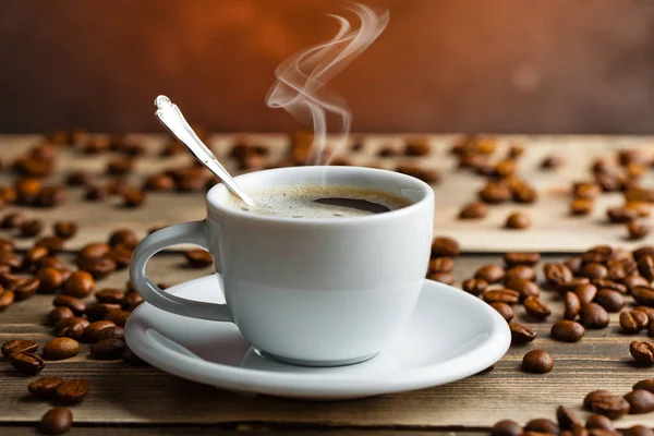 Eski arka plan üzerinde siyah kahve