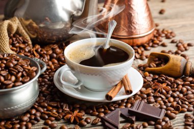 Eski arka plan üzerinde siyah kahve