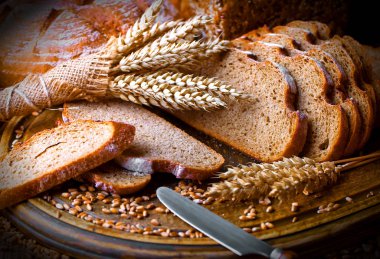 Masada çavdar ekmeği var.
