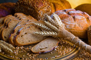 Masada çavdar ekmeği var.