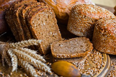 Masada çavdar ekmeği var.