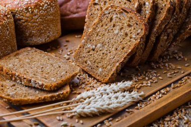 Masada çavdar ekmeği var.