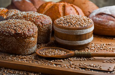 Masada çavdar ekmeği var.