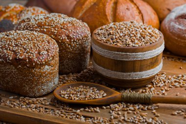 Masada çavdar ekmeği var.