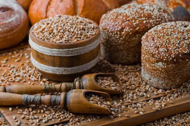 Masada çavdar ekmeği var.