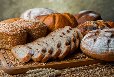 Masada çavdar ekmeği var.