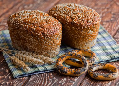 Masada çavdar ekmeği var.