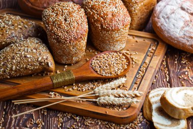 Masada çavdar ekmeği var.