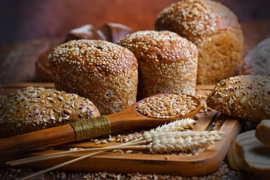 Masada çavdar ekmeği var.