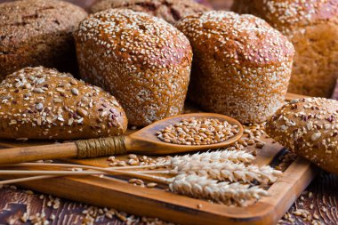 Masada çavdar ekmeği var.