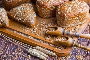 Masada çavdar ekmeği var.