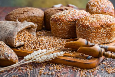Masada çavdar ekmeği var.
