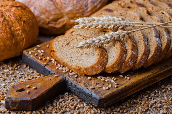 Rye sliced bread on the table — Stock Photo, Image