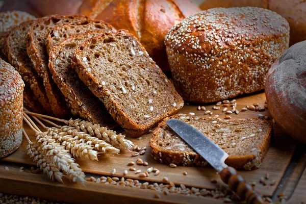 Masada çavdar ekmeği var.