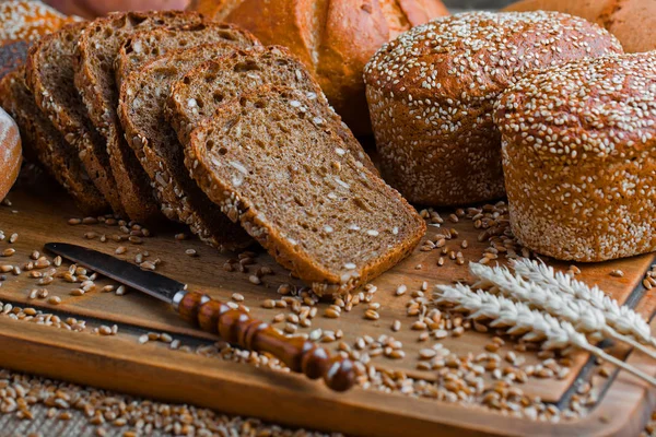 Masada çavdar ekmeği var.