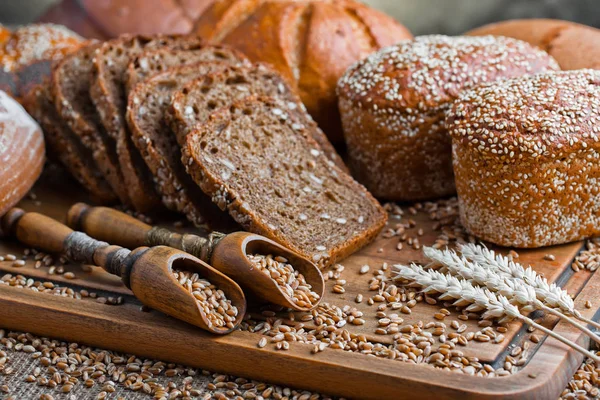 Masada çavdar ekmeği var.