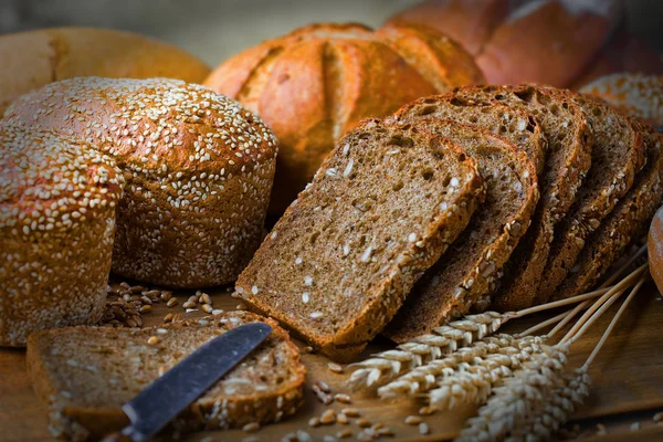 Masada çavdar ekmeği var.